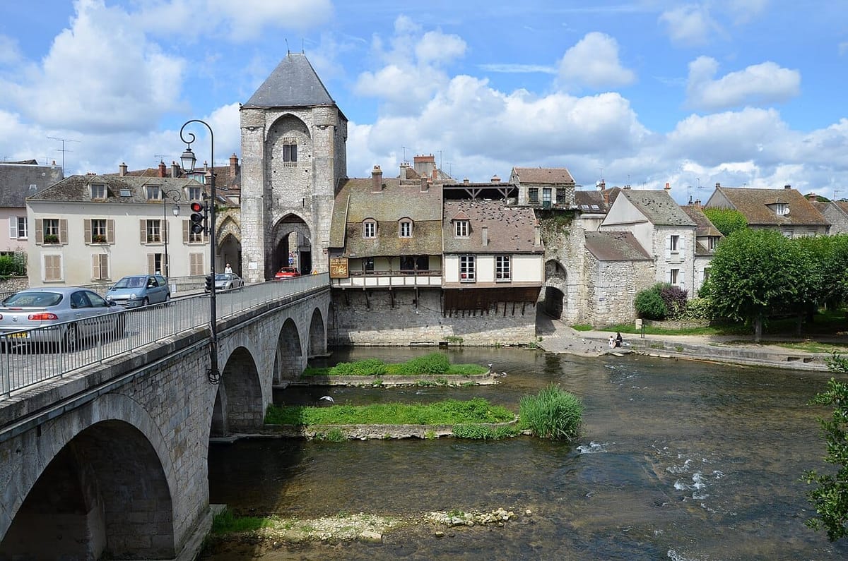 Moret-sur-Loing, pont et Porte de Bourgogne