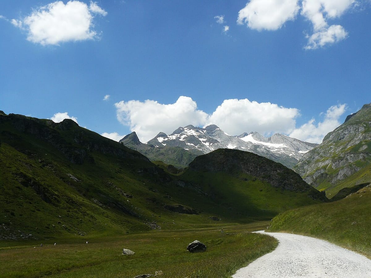 Tour du Vignemale : trois jours autour du plus haut sommet frontalier